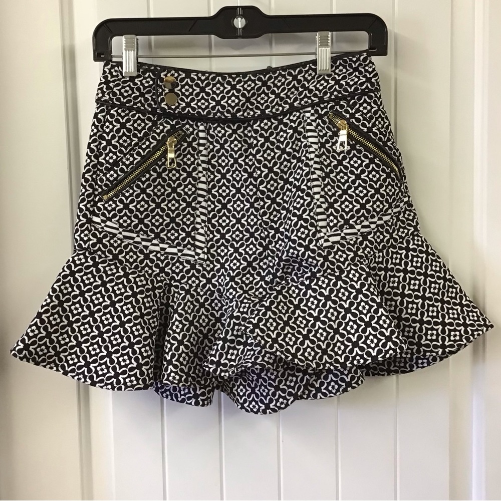 Three Floor Black & White Skort w/ Gold Accent Buttons &  Zippers size 4